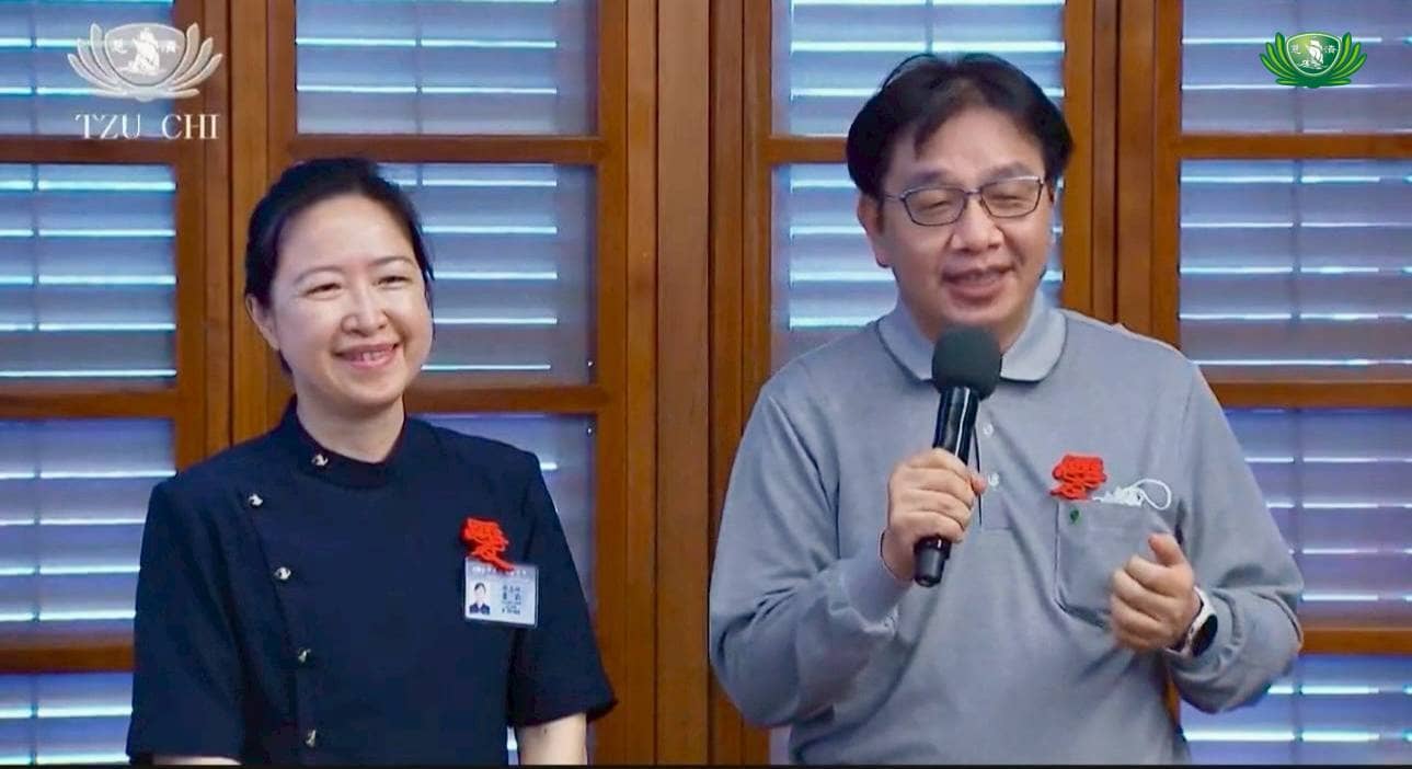 邱玉玲師姊與同修師兄(顎人口腔顎面外科牙醫診所許智雄牙醫師)