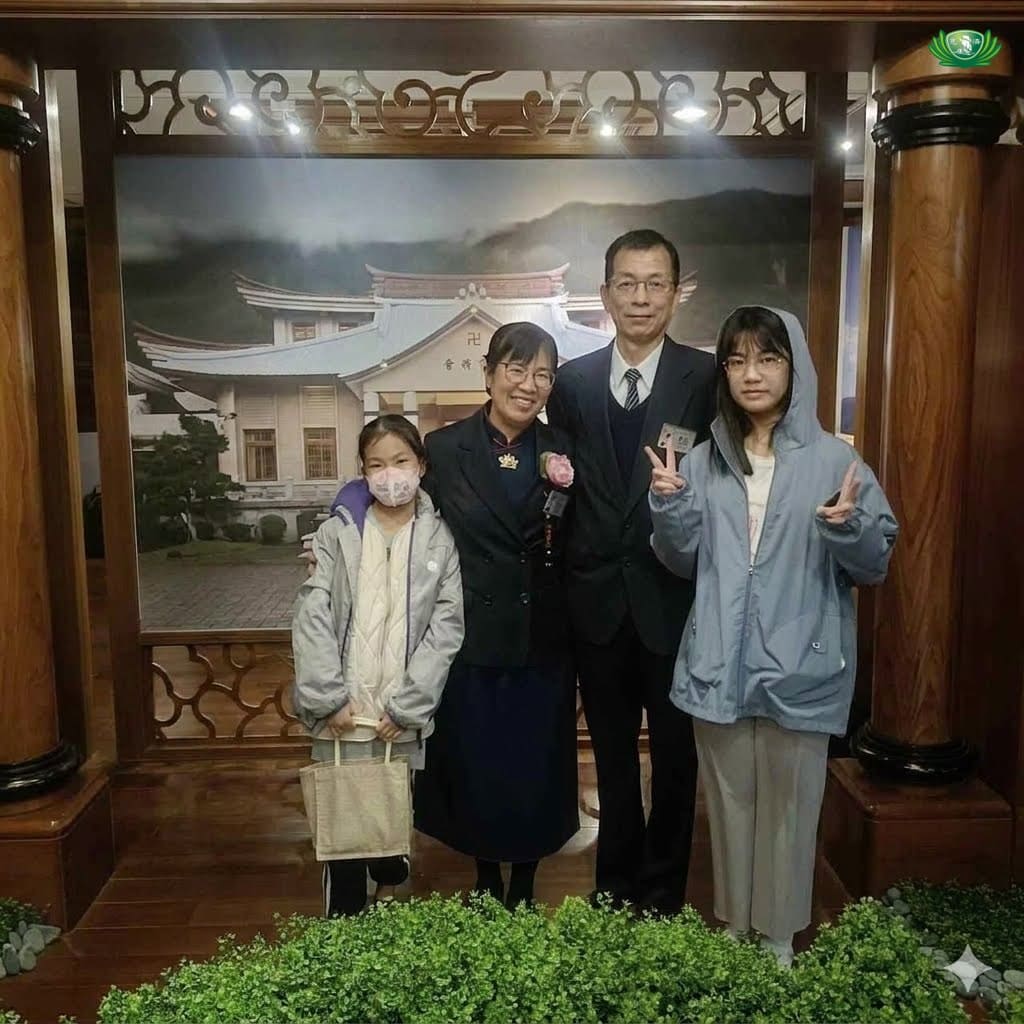 余沁琳師姊全家福,承擔見習隊輔