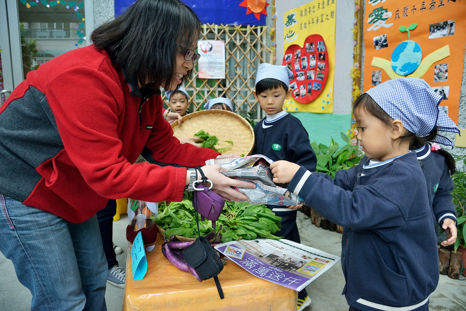 台南慈濟大愛幼兒園舉行蔬食廚房講座,推廣心素食儀。