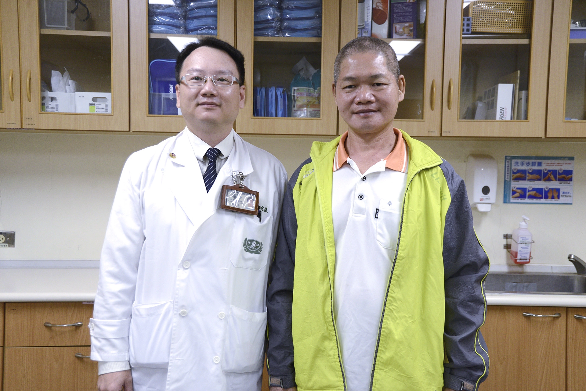 林宏益醫師表示,翁先生治療半年後追蹤時,肝腫瘤已完全消失。持續追蹤二年,沒有肝腫瘤復發及明顯晚期副作用,如腸阻塞或慢性肝損傷等。