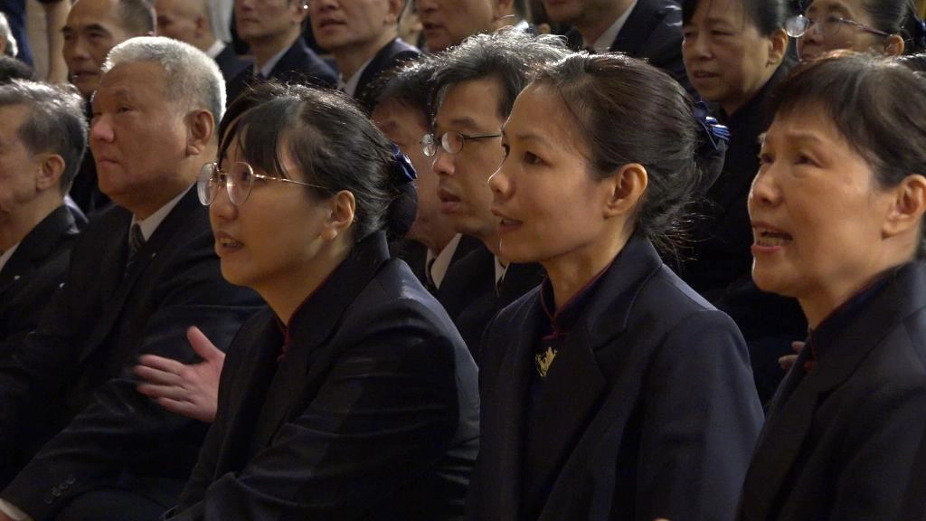 阮庭涵(右二)要當新住民和慈濟的橋樑,接引更多鄉親走入慈濟大家庭,讓在臺灣生活的鄉親姊妹,也能像她一樣,因為慈濟而讓自己的小家庭更幸福圓滿。