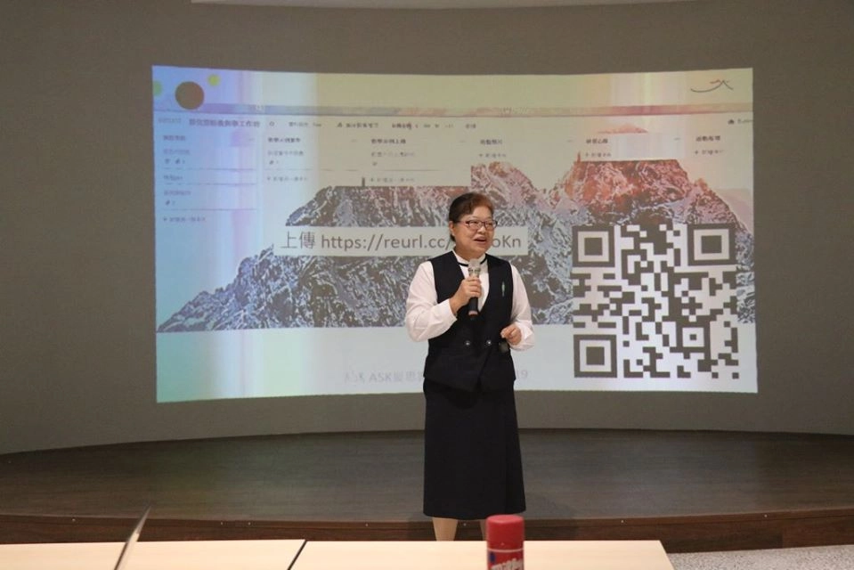 慈大附中李玲惠校長則表示,兩年多以來慈大附中一直以落實新課綱為唯一目標。