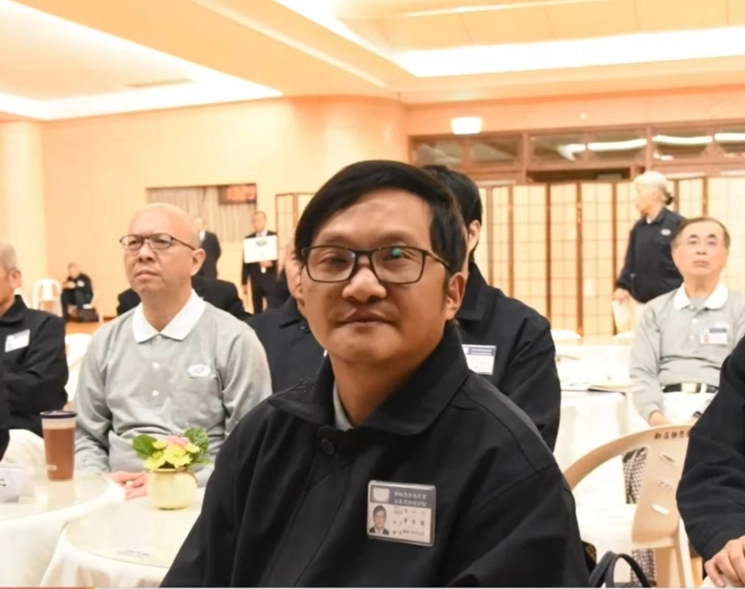 重獲新生的曾友德發願要戒菸、戒酒,戒除生活上不好的習性,因為治療復原期間,從中感受到慈濟人滿滿的愛與關懷,慈濟人文影響甚至啟發他善念。
