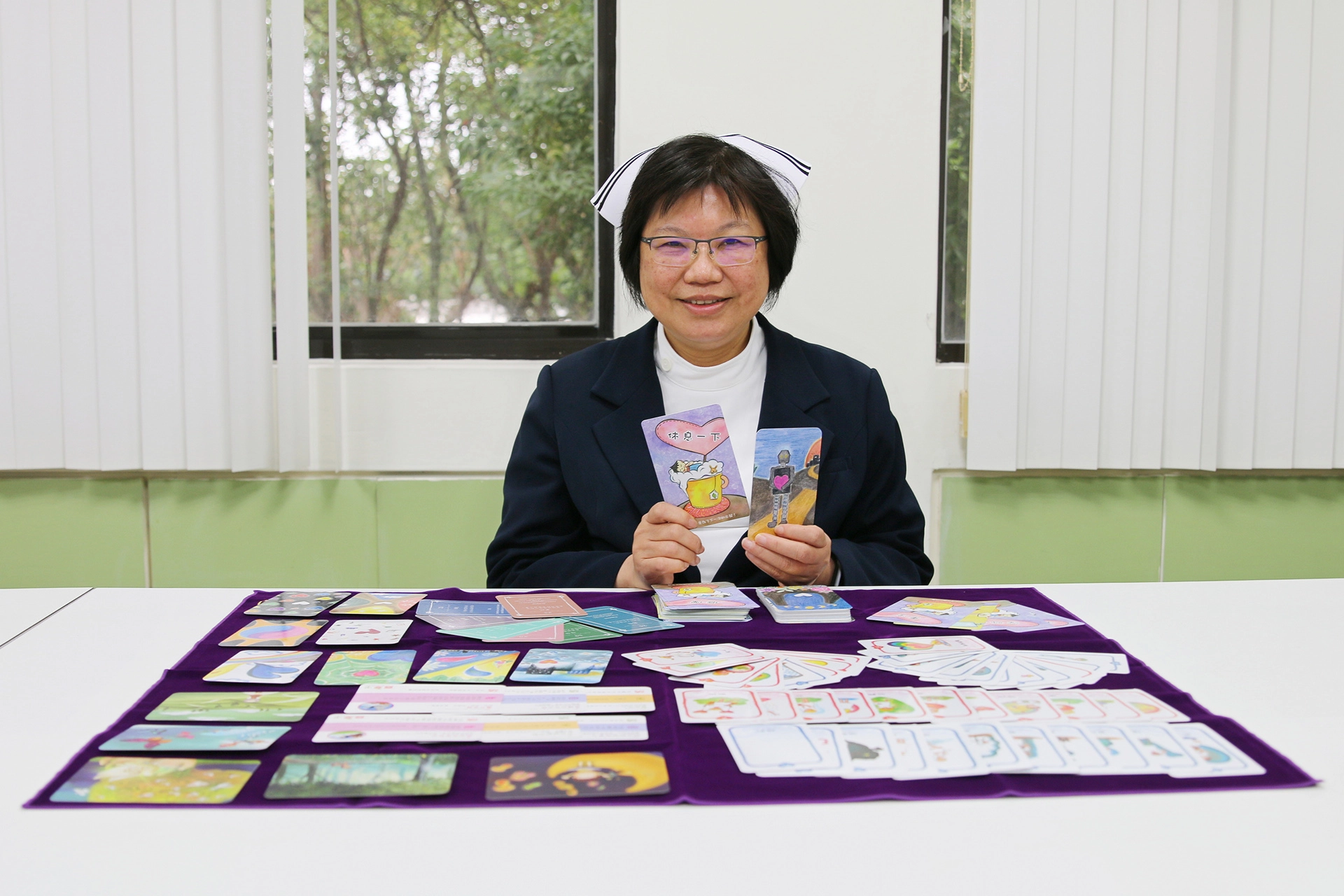 花蓮慈濟醫院護理部副主任王淑貞,將在十二月六日於台灣醫療科技展P514攤位分享「心靈解碼」,運用心情卡為民眾解開心裡的大小結。