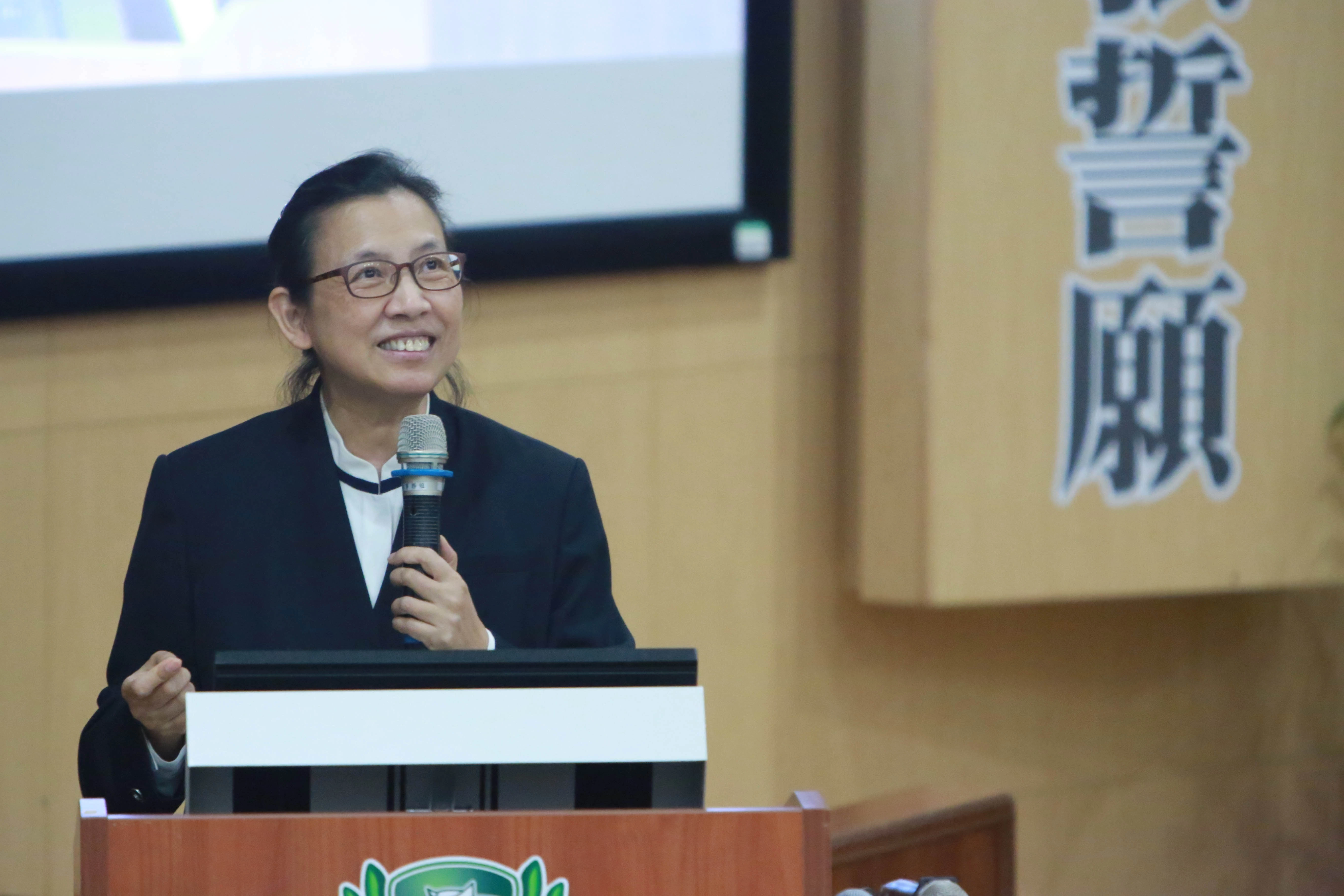 靜思法脈暨慈濟宗門文史結集中心編纂處主任洪素貞表示,靜思語簡單易懂,改變了許多人的觀念。