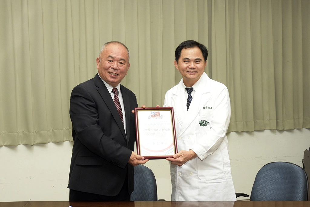 大林、斗六慈濟醫院與長愛家園育幼院,於108年12月19日假大林慈濟醫院第二會議室,簽署「醫療合作約」。