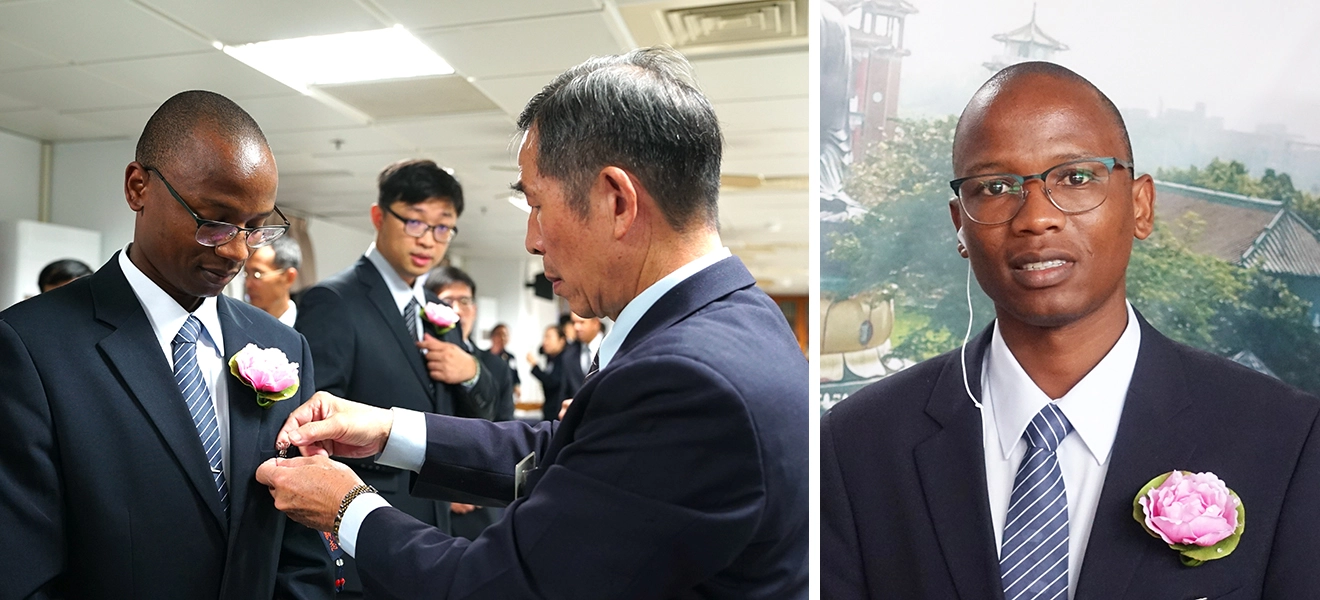 彰化靜思堂一群新受證的慈濟志工正獲得大家的祝福,隊伍中一位皮膚黝黑的年輕人特別顯眼。南非慈濟志工何寶,特別來到台灣,接受證嚴法師授證為慈濟志工!