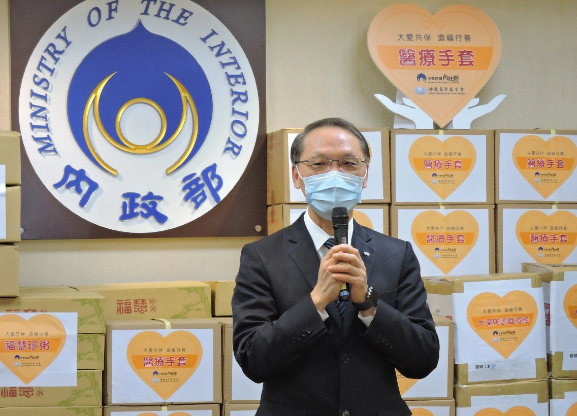 慈濟基金會顏博文執行長致詞表示,慈濟為第一線防疫人員加油打氣,也為他們防疫的辛苦致上最高的敬意。