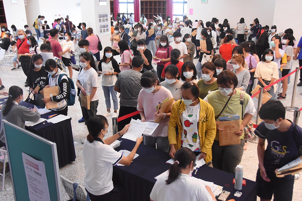 慈濟科技大學109學年度新生註冊,共有749位新生報到。