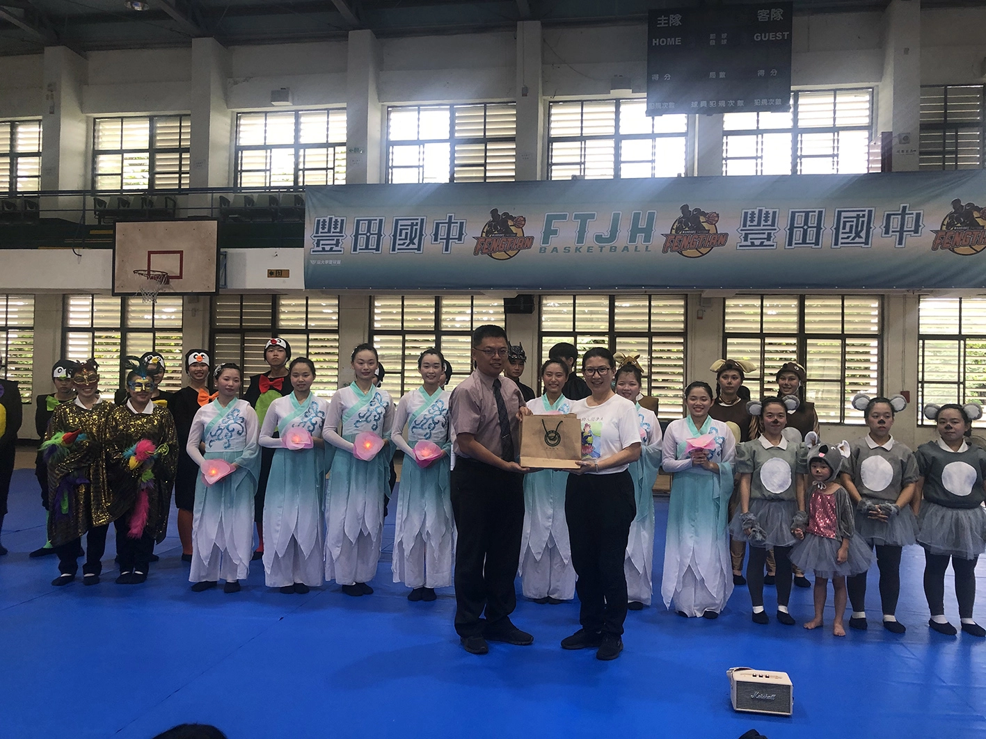 籌備一年的慈科大兒童劇,8月27日在臺東豐田國中呈現。(圖為慈濟基金會提供)