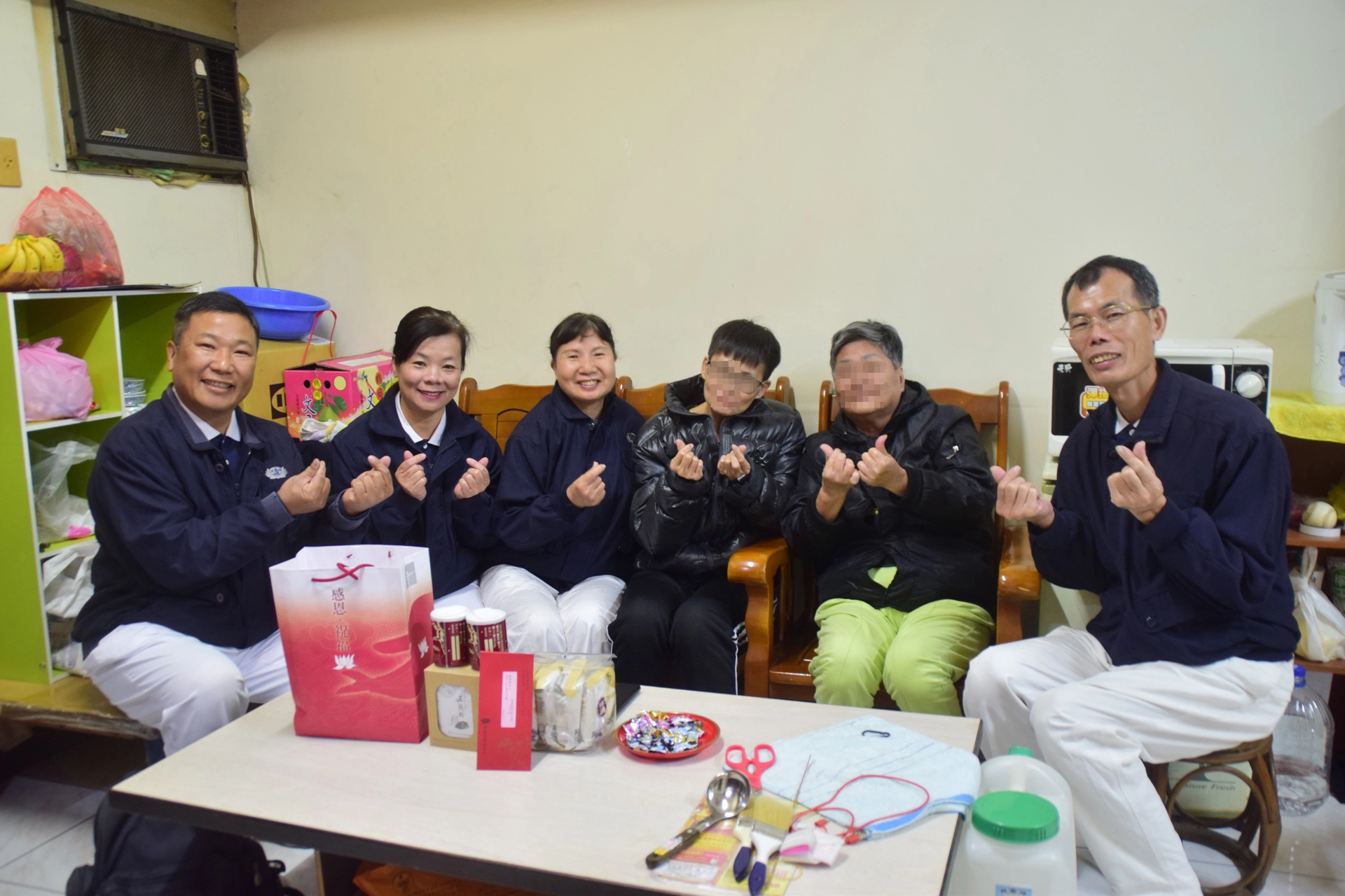 慈濟愛的陪伴,讓阿蕙一家生活安定,而她們母女以樂觀的態度來面對人生的挑戰,相信未來的日子,他們能夠安穩度過,愈來愈好。