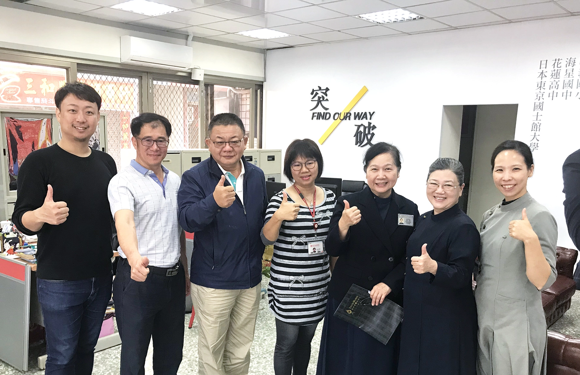 花蓮扶輪社媒合花蓮慈濟骨髓幹細胞中心與花蓮捐血中心共同合辦「召募十萬青年建檔—血癌青年圓夢計畫」,盼延續血癌青年朱頤的願望,歡迎民眾前往響應,救人一命無損己身。