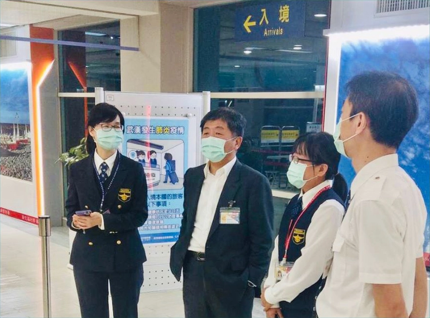 經醫師判斷無須住院之民眾,將請其返家自主健康管理,於接獲通知檢驗結果前,須留在家中,不可外出,同時於發病後14日內落實自主健康管理應注意事項。
