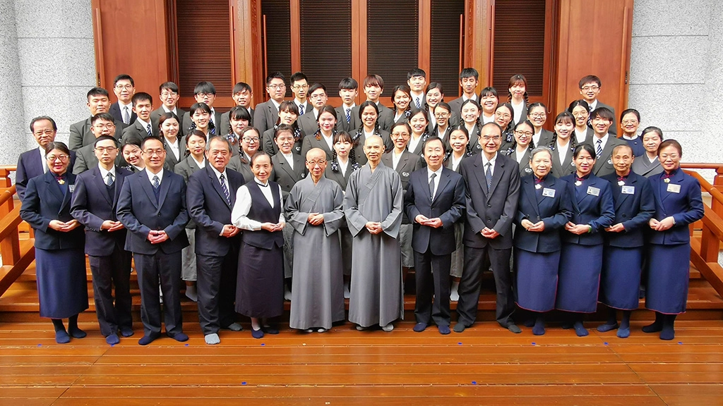 典禮後,同學們將到台灣各地、海外實習,授袍典禮多了一份感恩和離別的不捨。