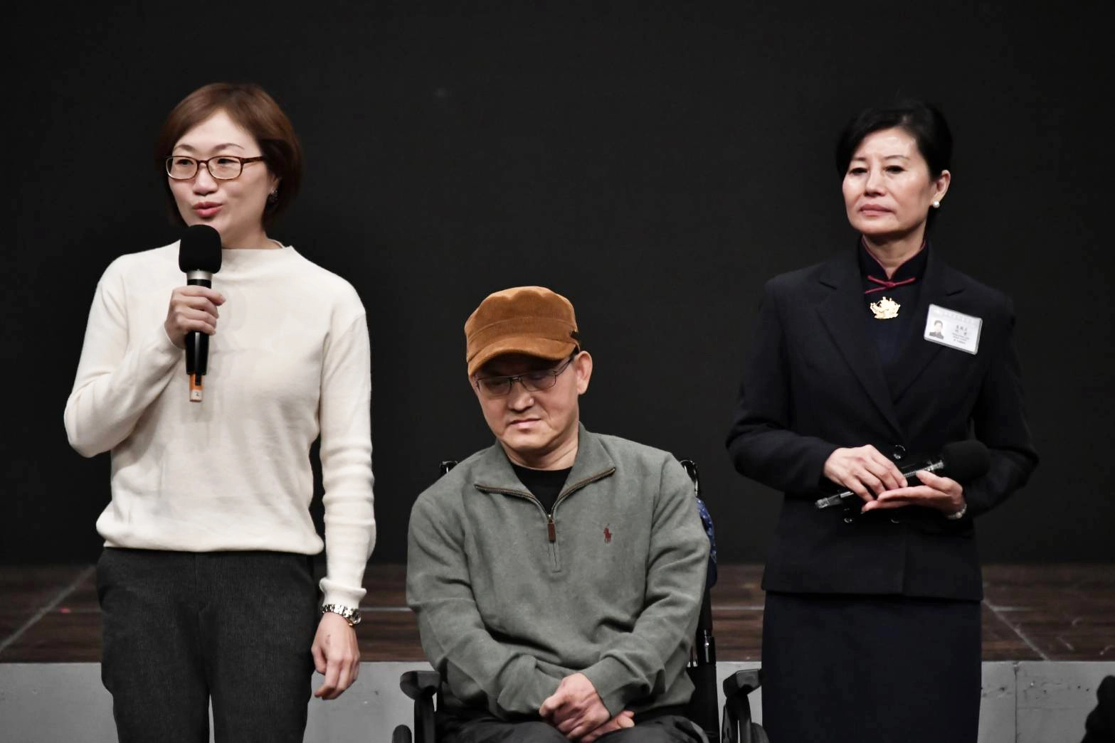 在面臨突發狀況無助之際,林太太透過網路與學生,將訊息傳給當地慈濟人,慈濟志工立即啟動關懷與陪伴。