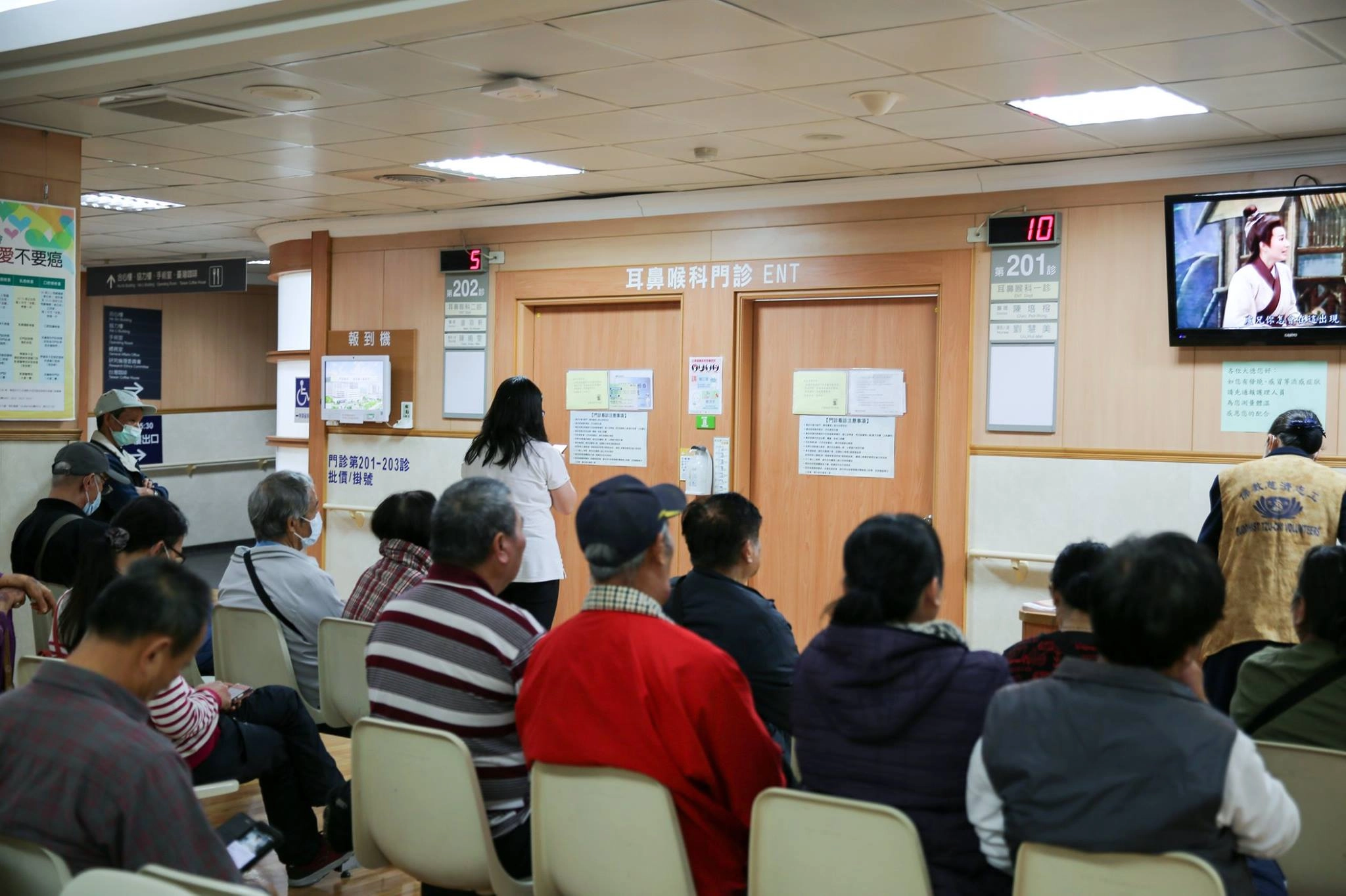 疾病管制署表示,近幾週國內類流感門急診就診人次持續上升,整體疫情處高峰期。