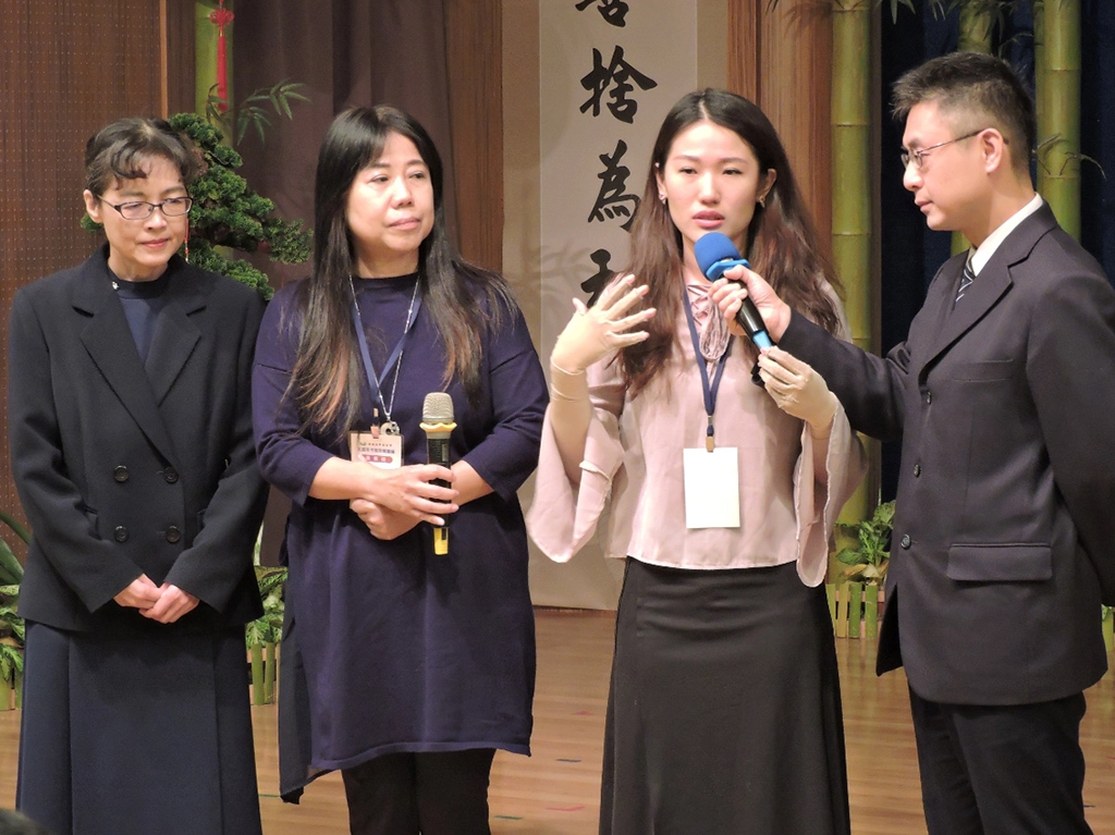 八仙塵爆傷者之一陳寧,以自己這段經歷化為勵志向上的力量,鼓勵身處弱勢的族群,不要放棄自己,永遠都有希望。