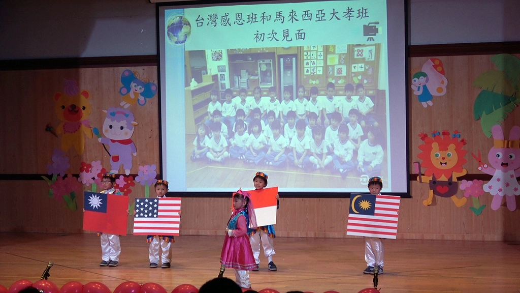 慈大附中重視國際教育,常有不同國家的貴賓、同學入校交流,耳濡目染之下,慈幼孩子從小就開始培養國際視野。