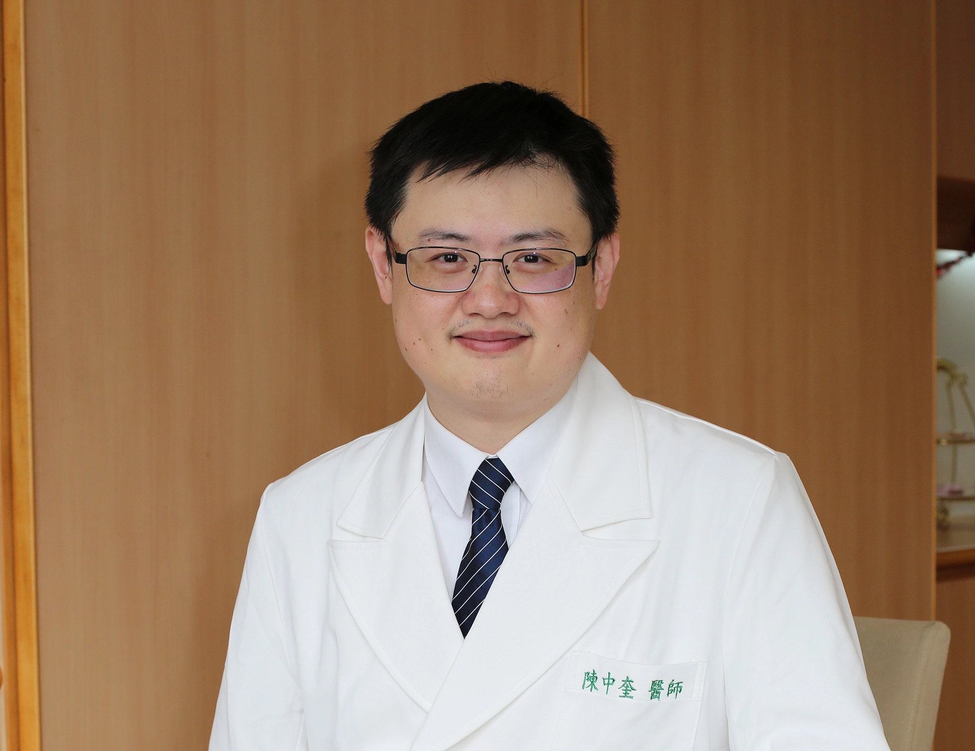 花蓮慈濟醫院中醫部醫師陳中奎表示,臨床上常看到民眾因為感冒畏寒求診,除了用藥治療之外,也建議民眾先從保暖做起,搭配些穴位按摩來保養身體。