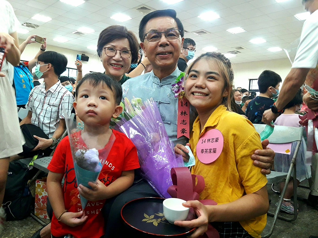 今年74歲的林志豪,與妻子謝雪如結婚48年,兩人也是資深「同修」的慈濟志工。