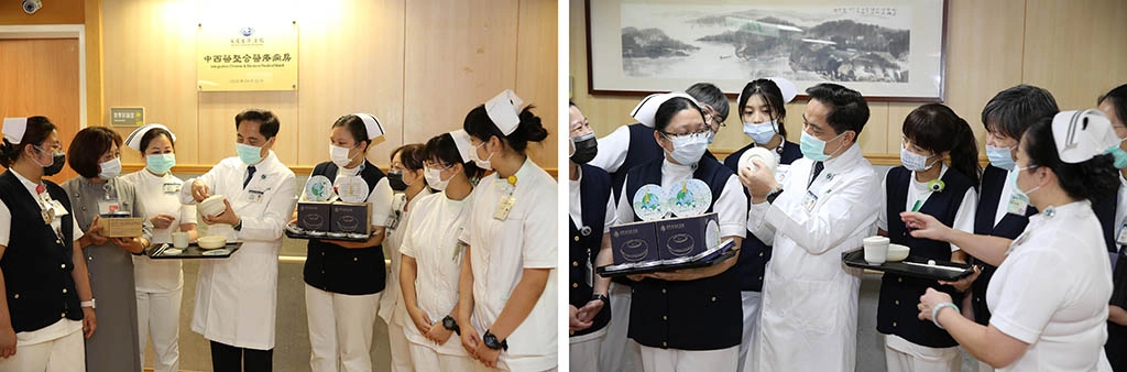 林欣榮院長至護理站代表致贈最新一代的環保折疊餐具-「淨斯唐風新食器」,率先響應「防疫新生活運動」。