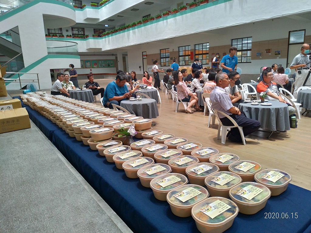 雲林慈濟志工提供250份素食便當，感恩防疫工作人員服務民眾。