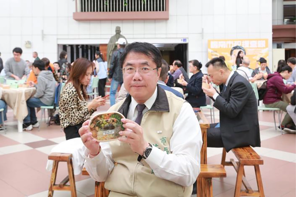 黃偉哲市長表示,期望藉著這個機會能讓市府同仁多瞭解蔬食的好處,多多提倡蔬食。