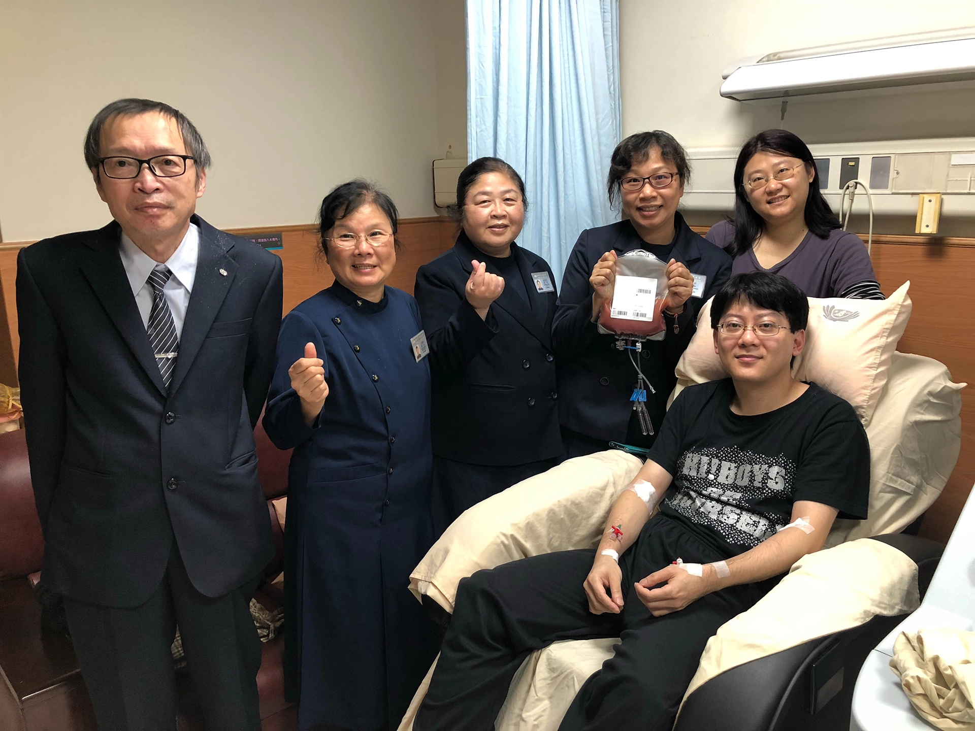 王木通今年二月再度接獲配對通知,勇敢扎針還看著熱血流動,成功再續「髓」緣、二度救人。