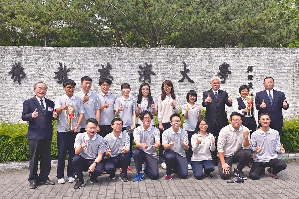 慈濟大學109學年度學士後中醫學系招生,將於3月23日至27 日開放報名,一律採網路報名,招生簡章可至慈濟大學網頁下載,凡具學士以上學位者,對中醫藥有興趣者皆可報名,有志成為中醫師者,把握機會,錯過你就只能再等一年。