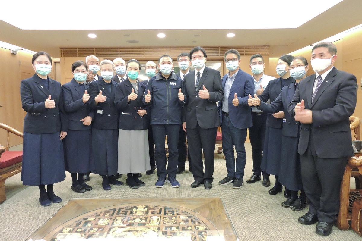 3月23日,台北慈濟醫院趙有誠院長與慈濟基金會前往新北市政府,邀請侯友宜市長及其團隊加入素食行列,為台灣祈福。