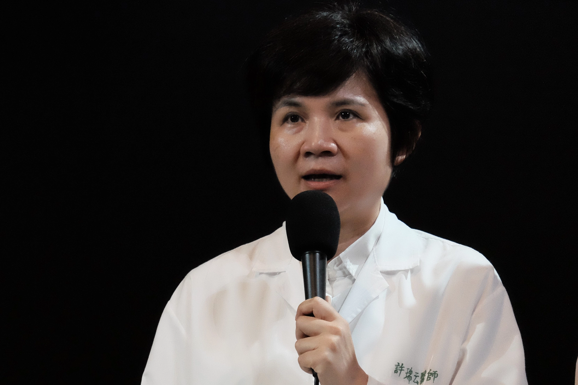 許瑞云指出,「萬法唯心」,從內在調整自己,身體就會自我修復。
