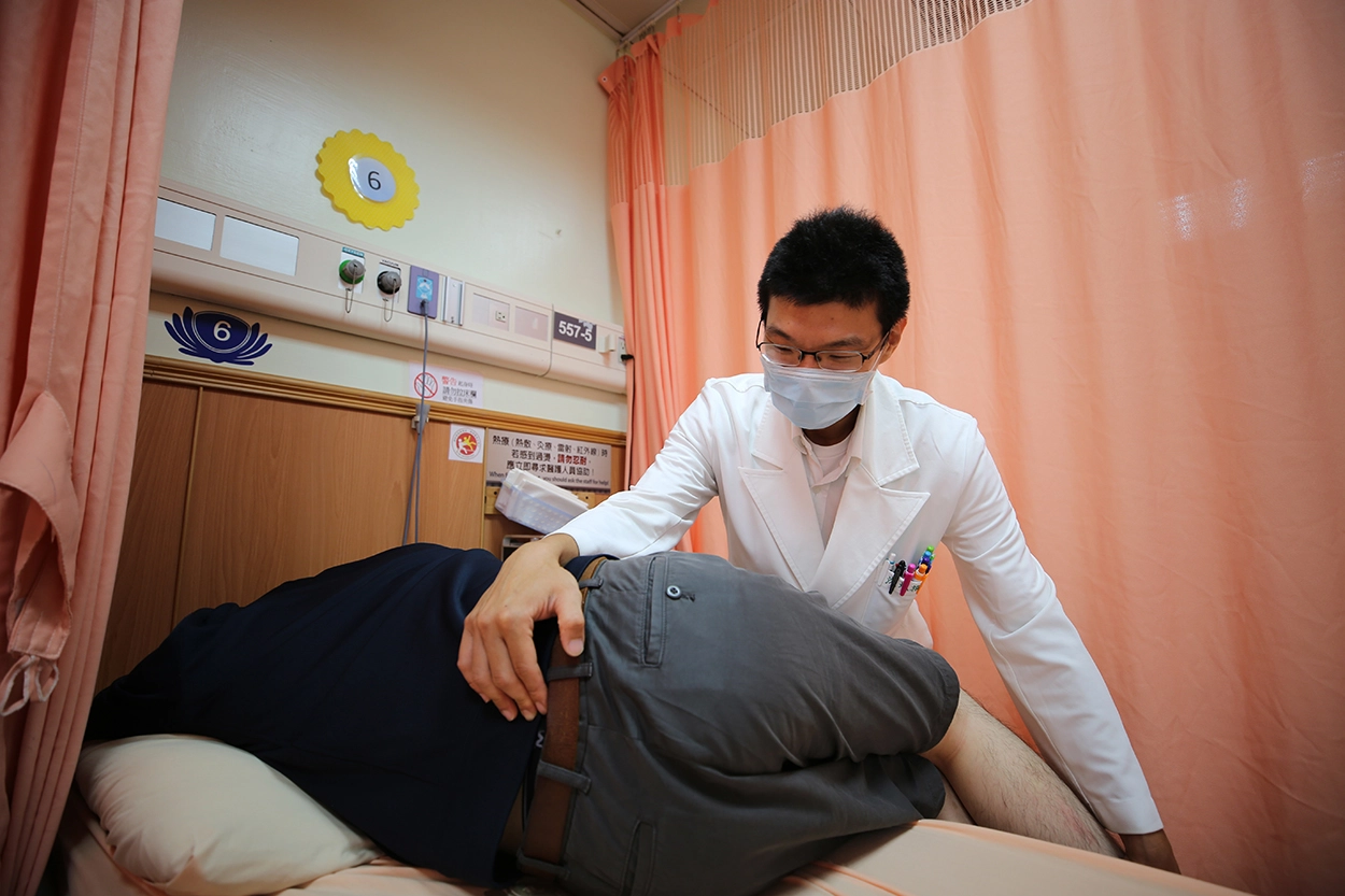 「下交叉症候群(lower cross syndrome)」嚴重的情況還可能造成脊椎滑脫的問題。