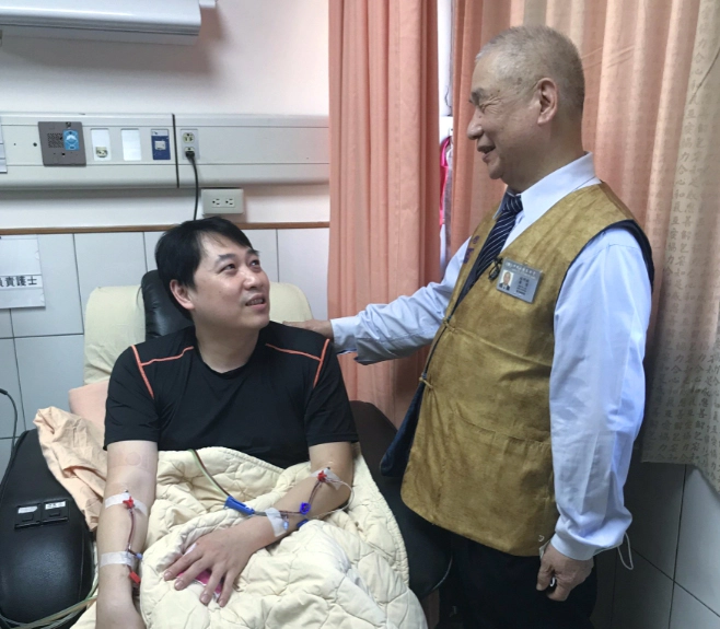 兩次在花蓮慈院捐贈,蔡易勳都巧遇關懷陪伴的慈濟志工,他認為這是一種緣分,而救人也是,要把握因緣做好事。