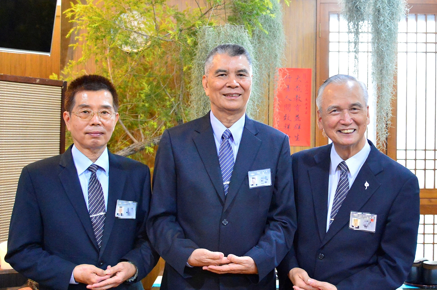 林坤旺因新冠疫情留在台灣培訓志工,與慈濟志工一起投入中區慈善工作。(攝影:歐明達)