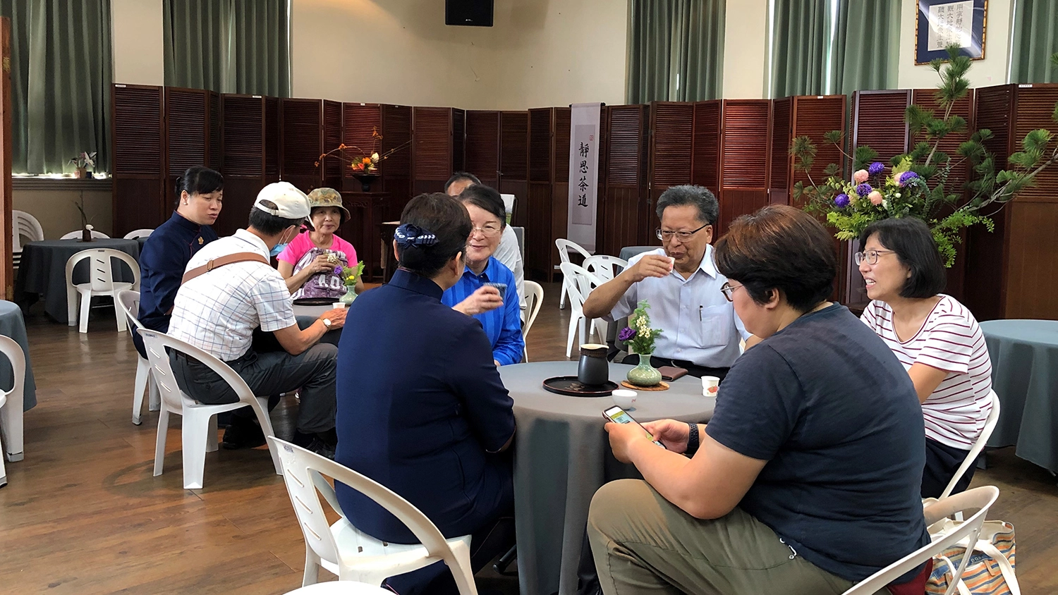 中興會堂二樓還有靜思茶道的品茗空間。 (攝影:黃南暘)