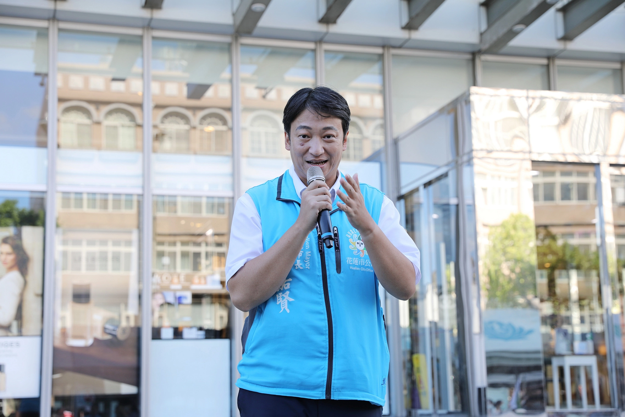 花蓮市長魏嘉賢也到場支持驗血建檔活動,魏嘉賢市長代表親友表示,一點點的血,卻可以帶給血癌病友希望,甚至讓他們有機會活下來。