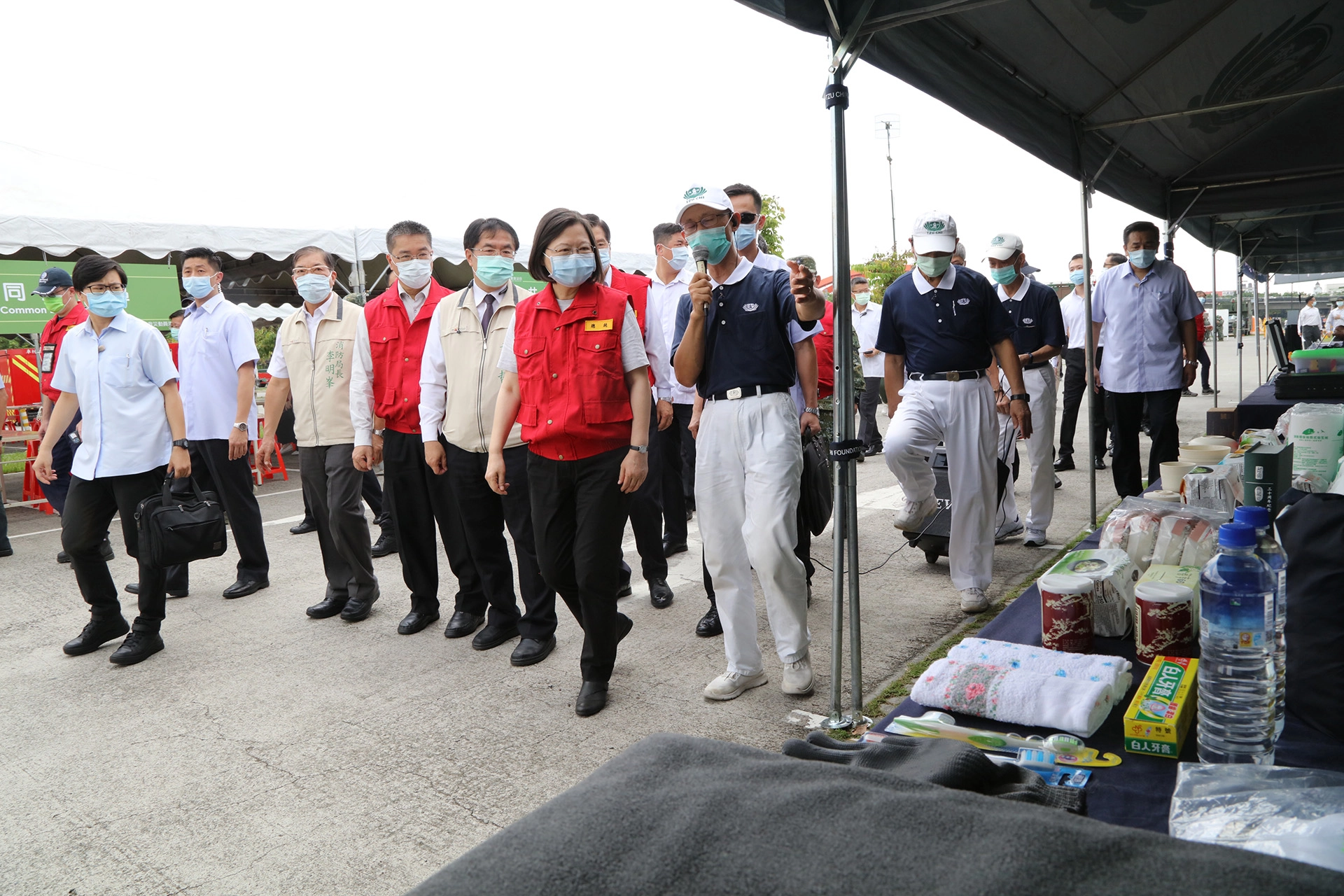 921國家防災日在臺南都會公園奇美博物館前廣場演練,總統蔡英文特別感恩慈濟,並參訪支援防救災的慈濟慈悲科技。