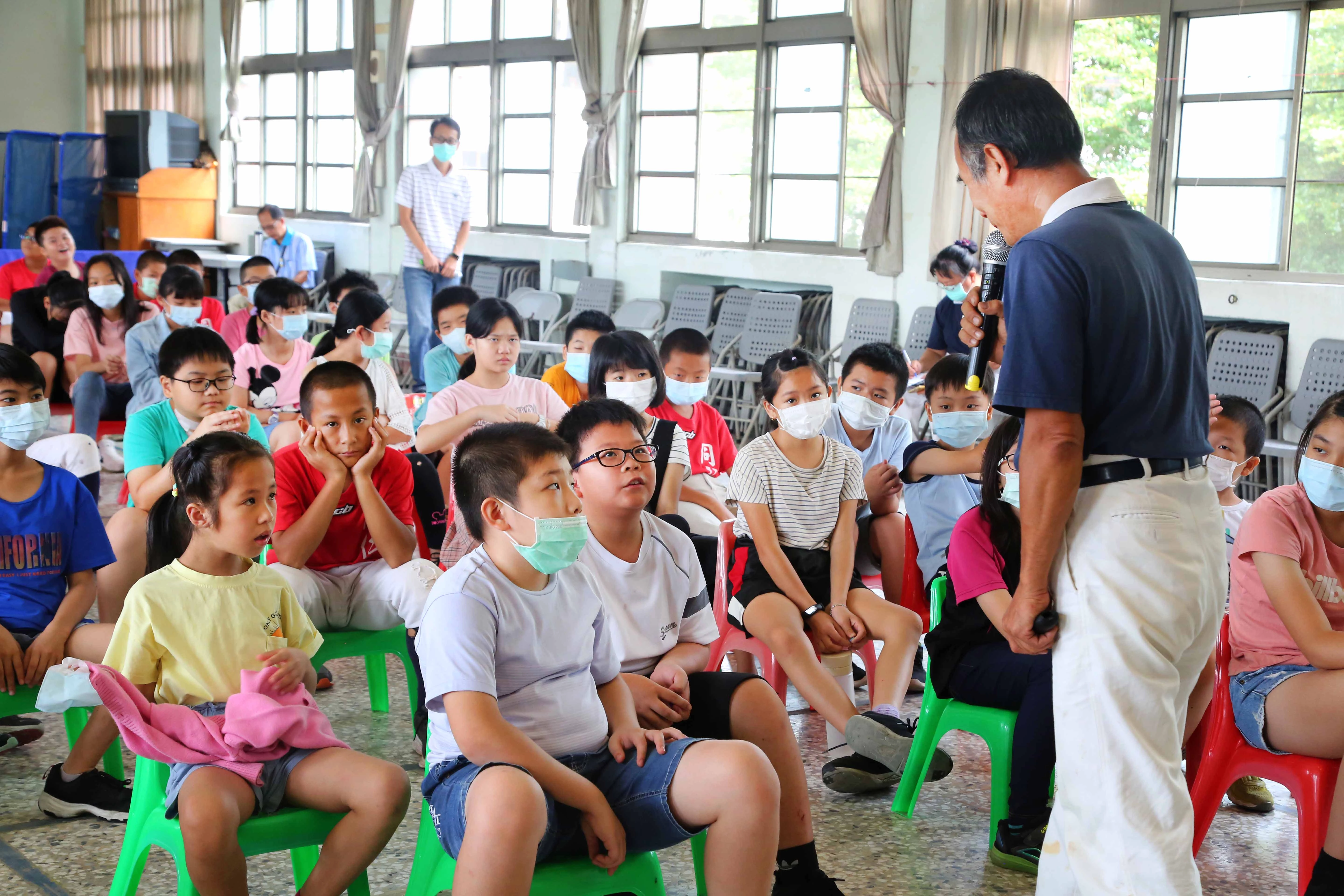 嘉義縣預計有二所高中、147所國中小學校,三年內嘉義縣全縣學校做全面宣導「食在環保-感恩食農、食安有我、生態環保」。