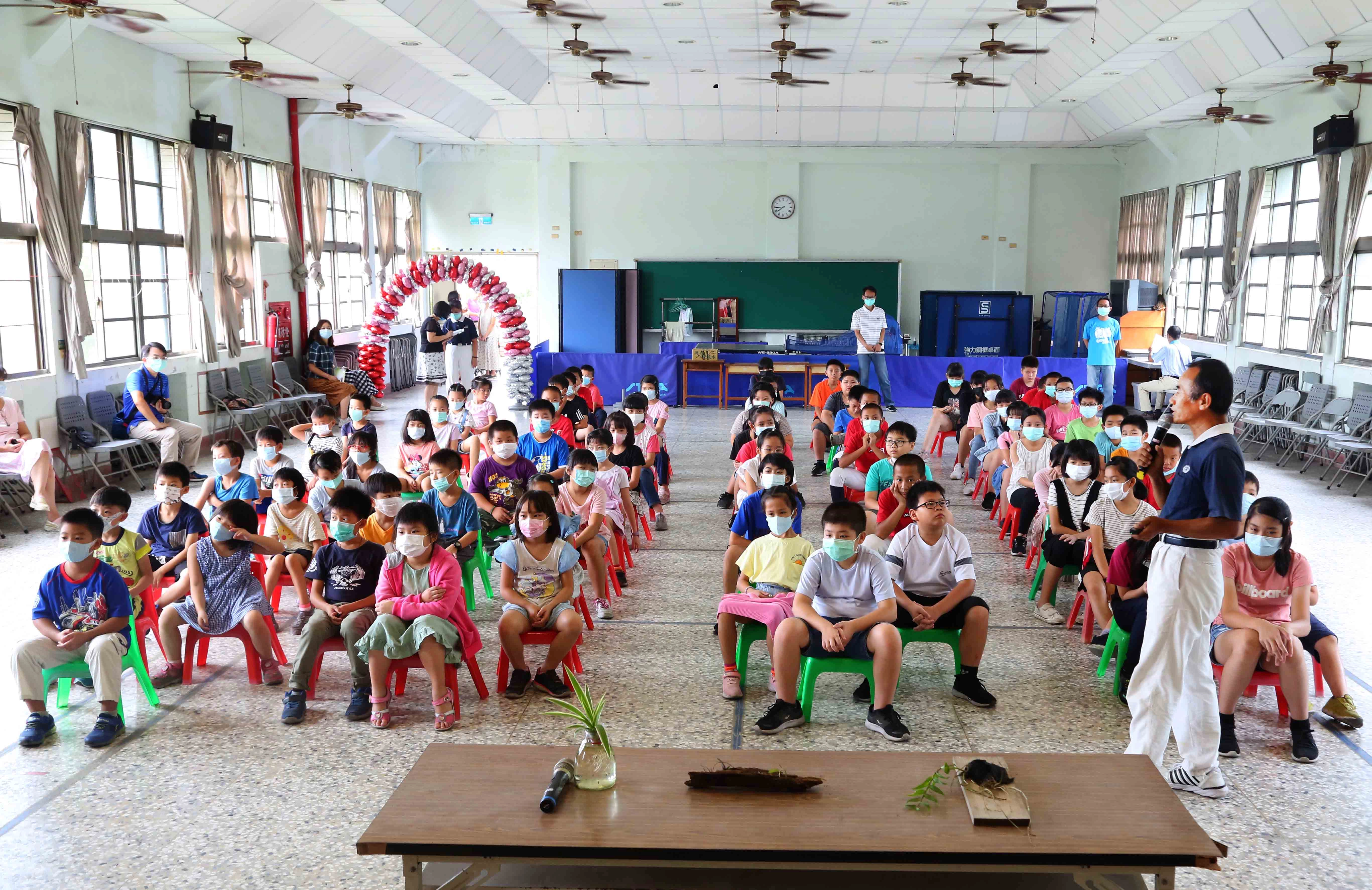 嘉義縣預計有二所高中、147所國中小學校,三年內嘉義縣全縣學校做全面宣導「食在環保-感恩食農、食安有我、生態環保」。