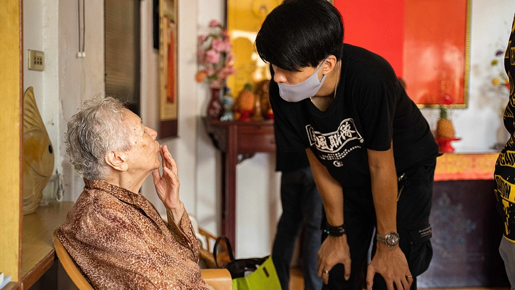 逆風聯隊隊長邱奕醇以自身做為表率,鼓勵青少年用行動投入公益事務。