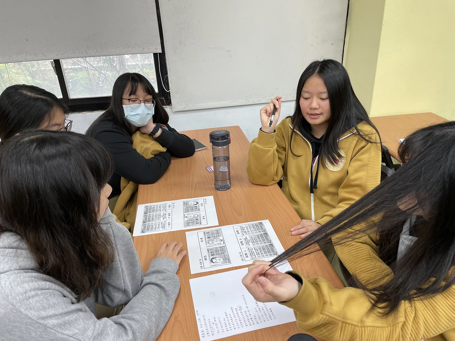 以學生為主導,進行討論、思辨與分享,培養自學力。