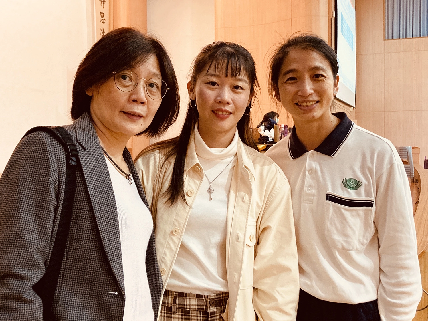 體育組張盈琪老師(圖右)一直支持家文在運動路上前行!