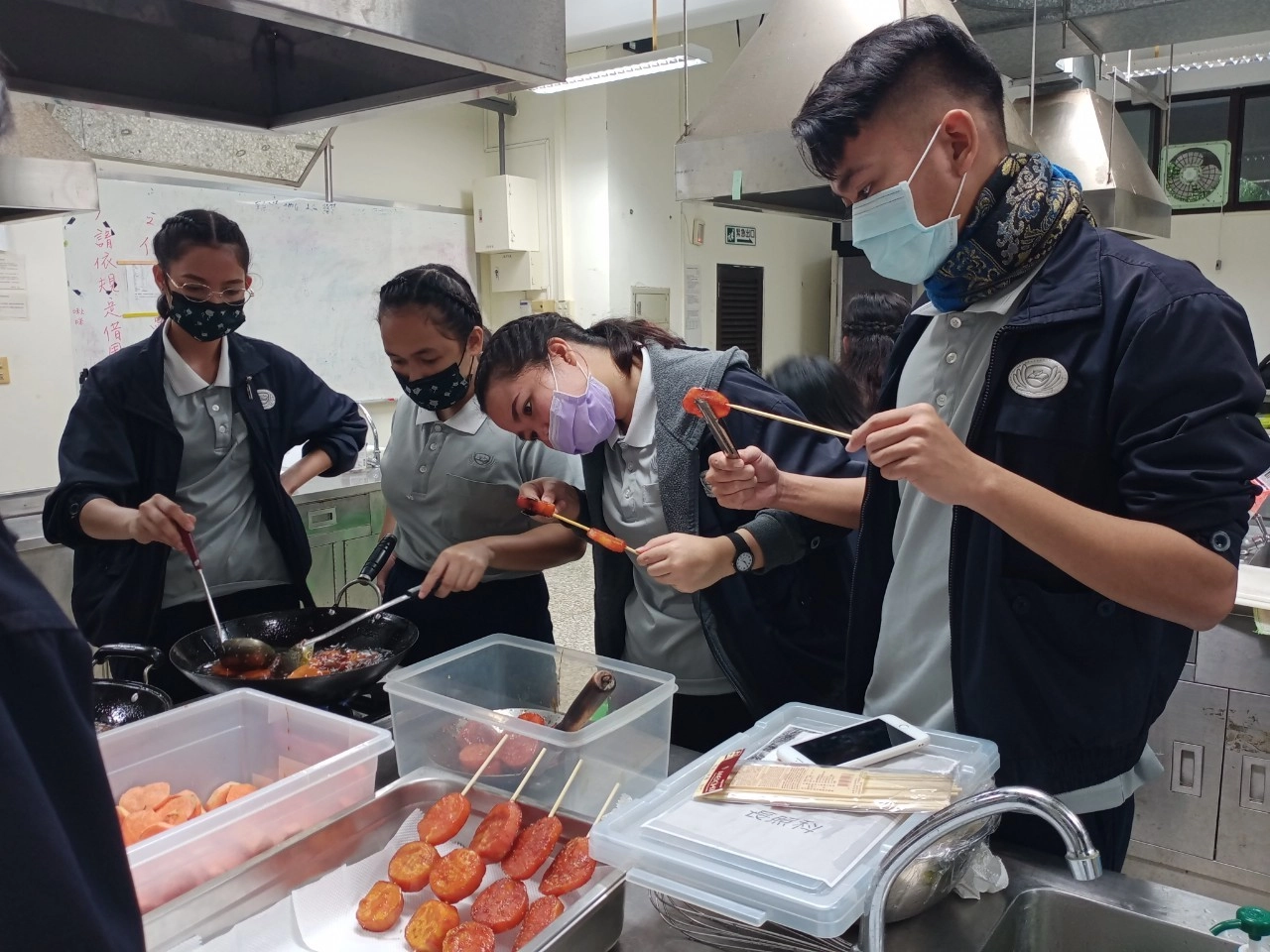 菲律賓炸地瓜是校園銅板美食,甜度堪稱「螞蟻人」。