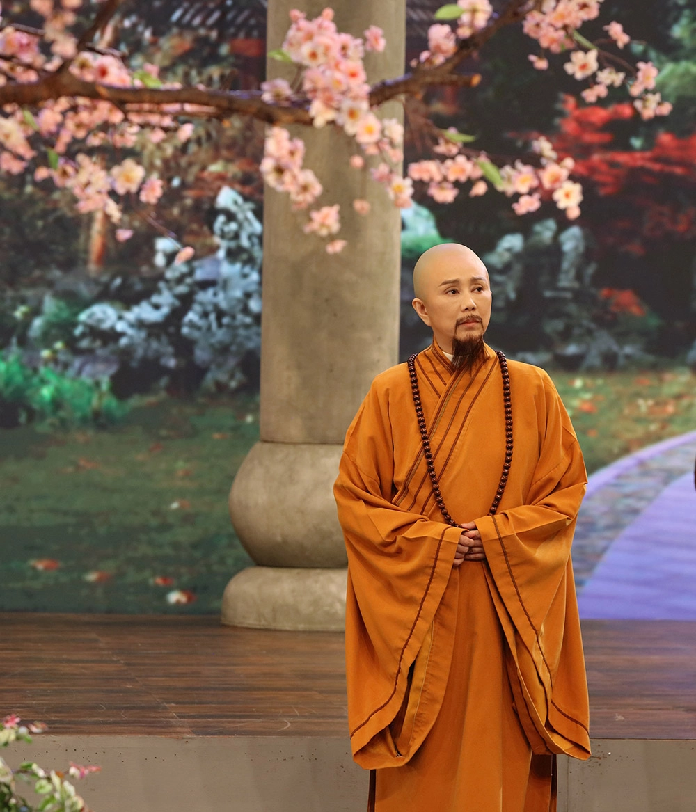 孫翠鳳飾演少年時期以後的吉藏法師,生平有四十多部著作 (2)。