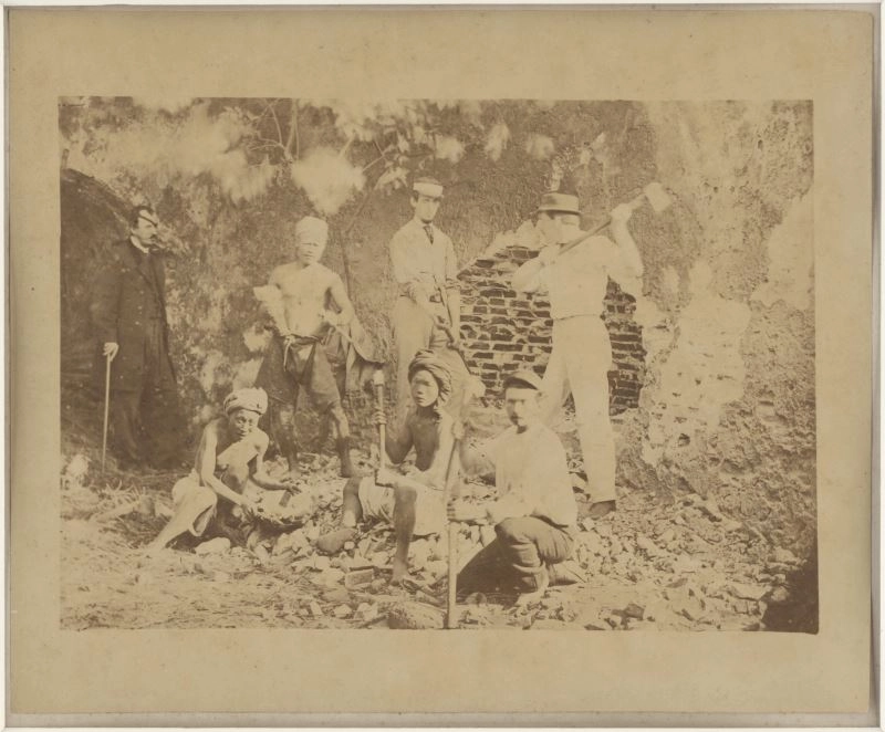 St._Julian_Hugh_Edwards〈挖掘熱蘭遮城〉1869,紙質,19.5x24.3cm。