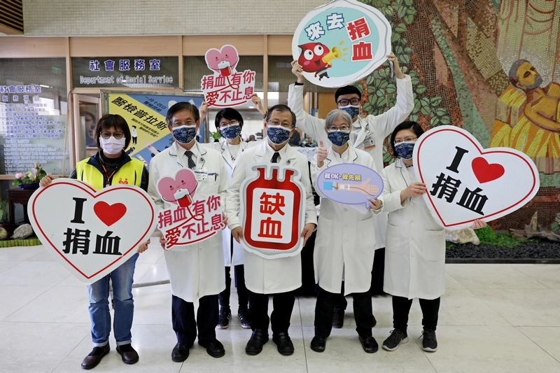 花蓮慈院檢驗醫學部舉辦「醫檢普拉斯」醫事檢驗闖關活動,透過一連串的關卡帶著民眾