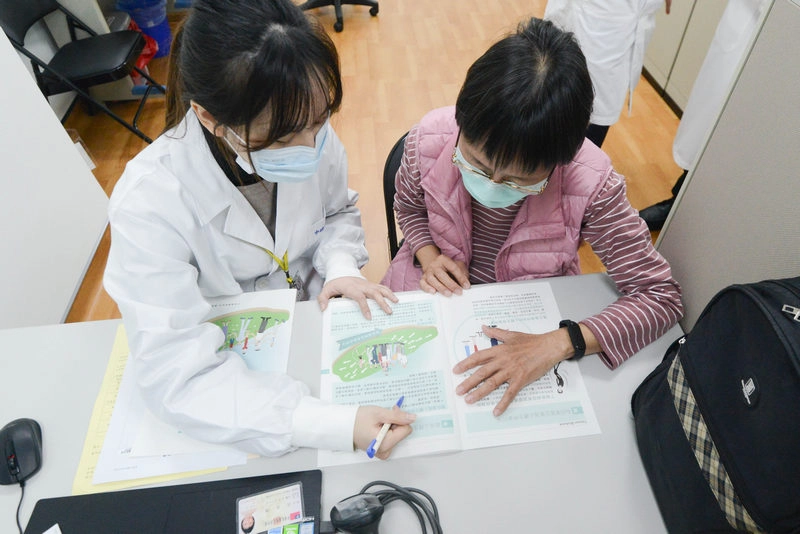 沈弘德教授作為北慈駐站點首批參與者,參與問卷調查及抽血,貢獻一己之力。