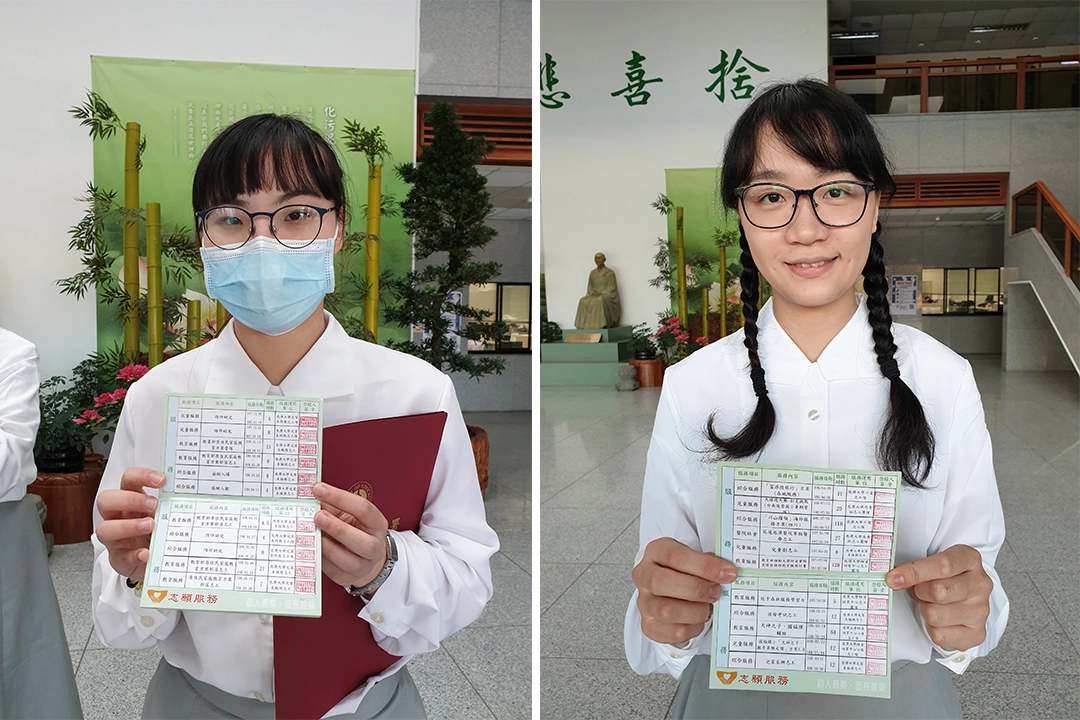 鄭心瑜同學(左)鄭莞柔同學(右)