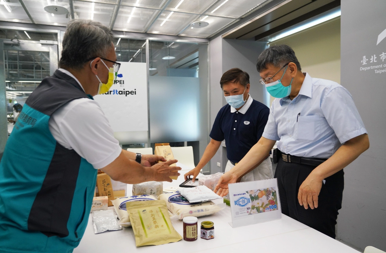 柯市長特別強調,疫情影響社會底層許多民眾生計,特別在弱勢族群,非常感謝慈濟提供資源、濟助陪伴。