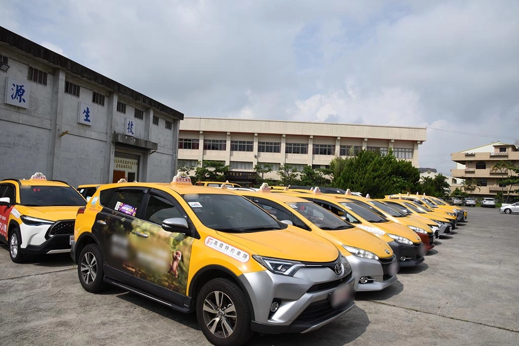 40部台灣大車隊加入物資運送的行列,預計要送達石岡、東勢、和平、新社等山區的家庭。